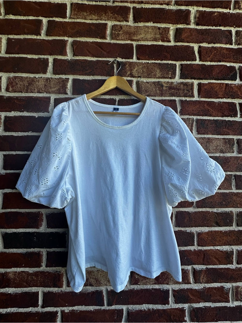 Old Navy White Puff-Sleeve Eyelet Tee - Picture 1 of 3